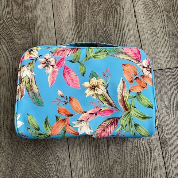 Hurley Blue Floral Bag with Pink and Green Accents perfect travel bag - Picture 2 of 6